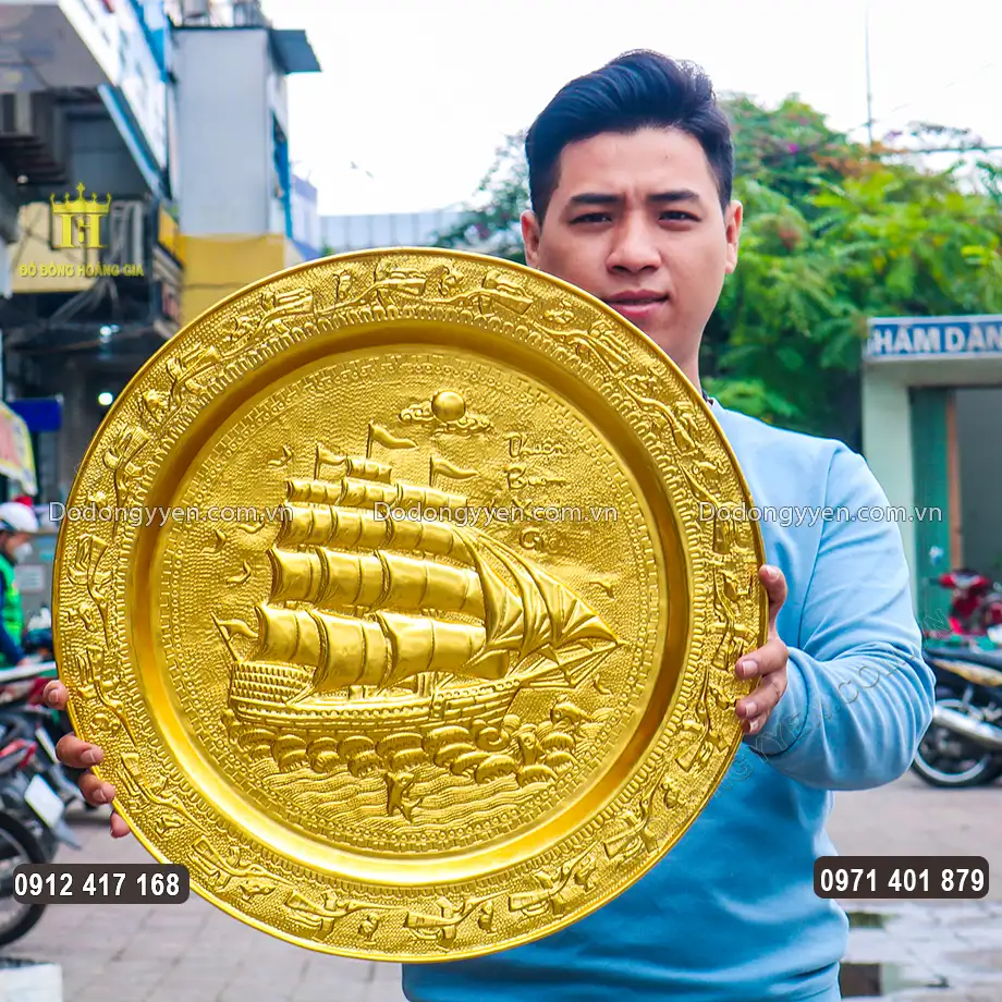 Tranh n&ecirc;n treo tại kh&ocirc;ng gian ph&ograve;ng kh&aacute;ch hay ph&ograve;ng l&agrave;m việc
